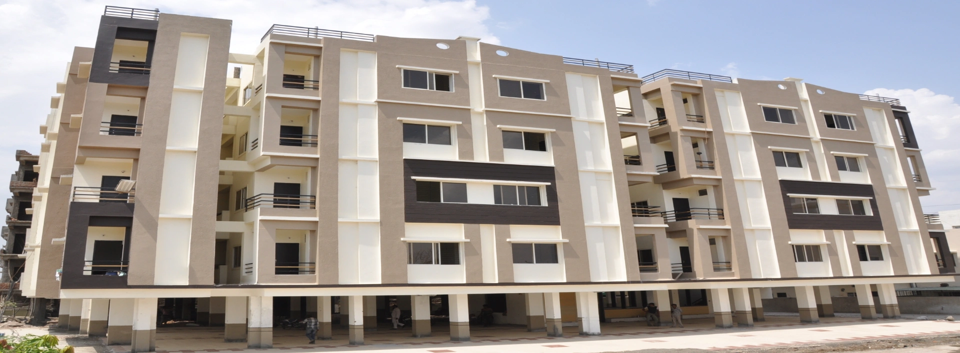 Front elevation of Sarthak Vihar apartments in Khandwa Road, Indore